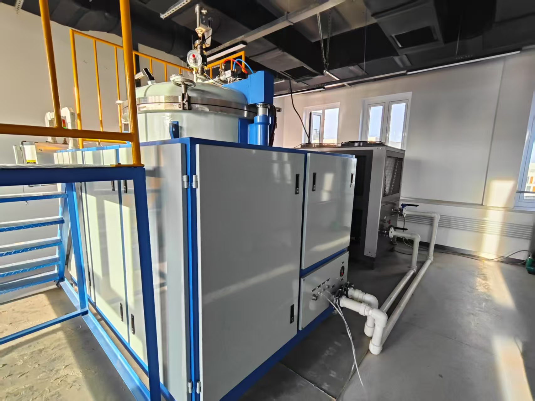 Какие экстренные меры существуют при неисправностях при использовании высокотемпературных печей графитизации?